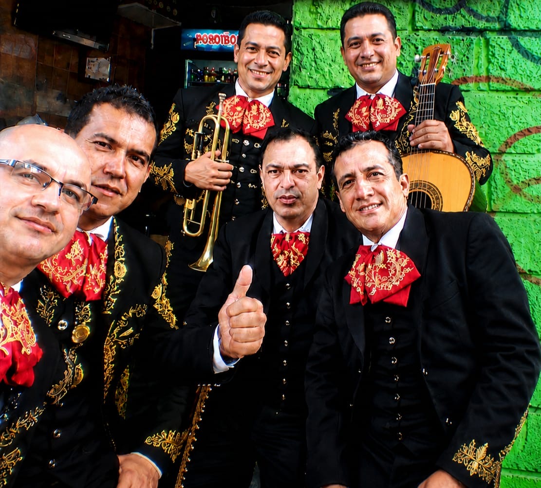 Mariachi Imperial de Medellín - Grupo completo